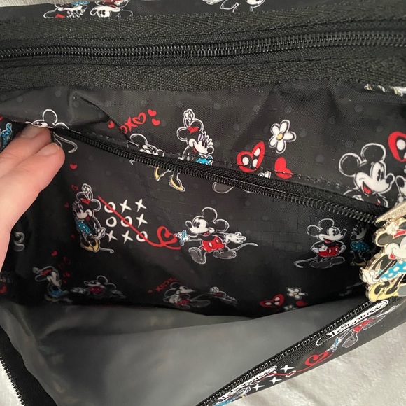 NWOT Mickey & Minnie LeSportsac Hobo Bag - Picture 4 of 14